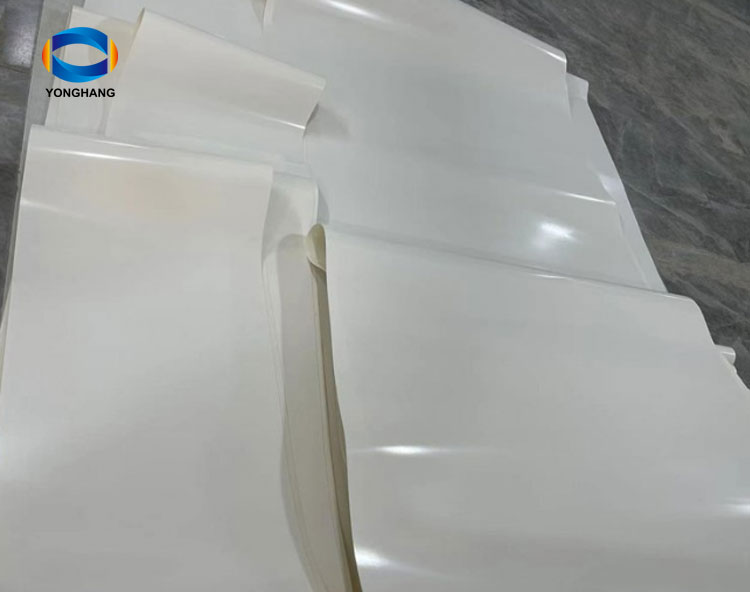 Food Processing Plants Conveyor Belts: PU Belts, PVC Belts, Silicone Belts—Which one is better? 2 PVC Food-grade conveyor belt