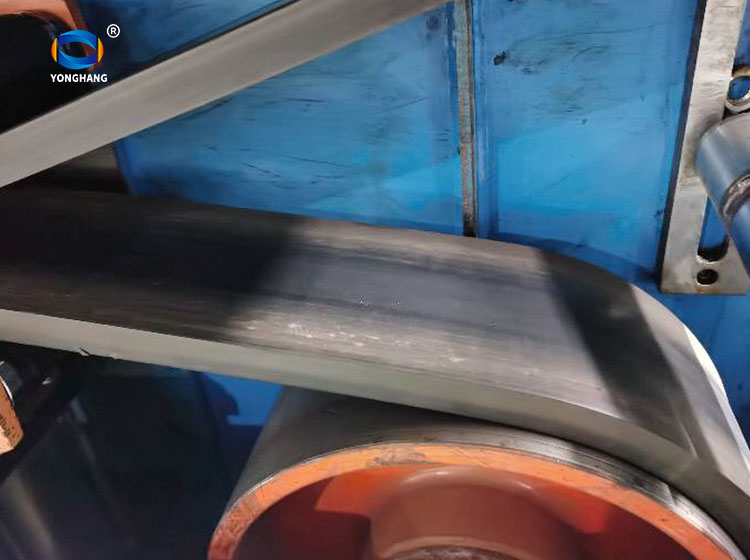 Industrial cable pulling machines