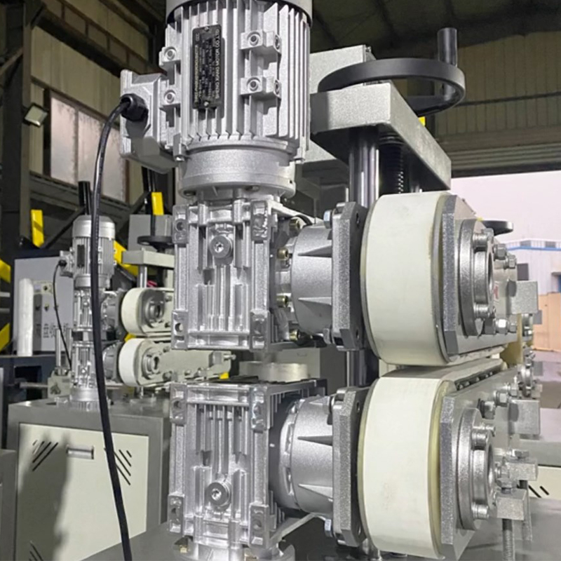 Plastic pipeprofile extrusion haul of